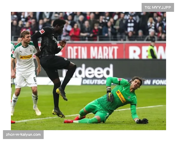 三中卫体系在德甲流行 法兰克福门兴借此增强防守稳定性