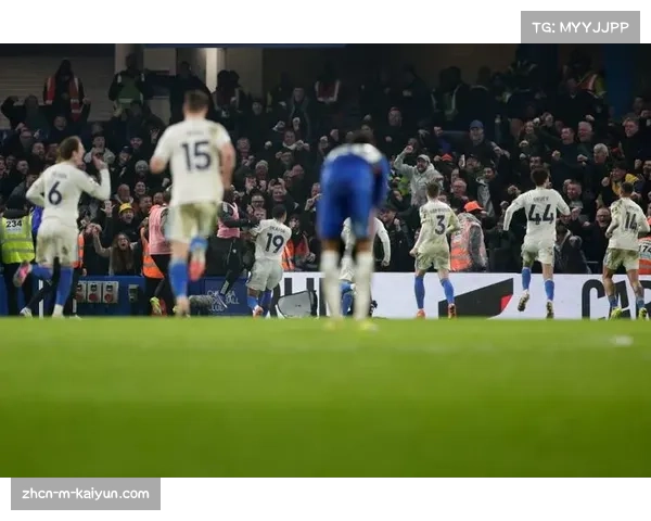 利兹联客场逼平切尔西 白玫瑰展现顽强斗志